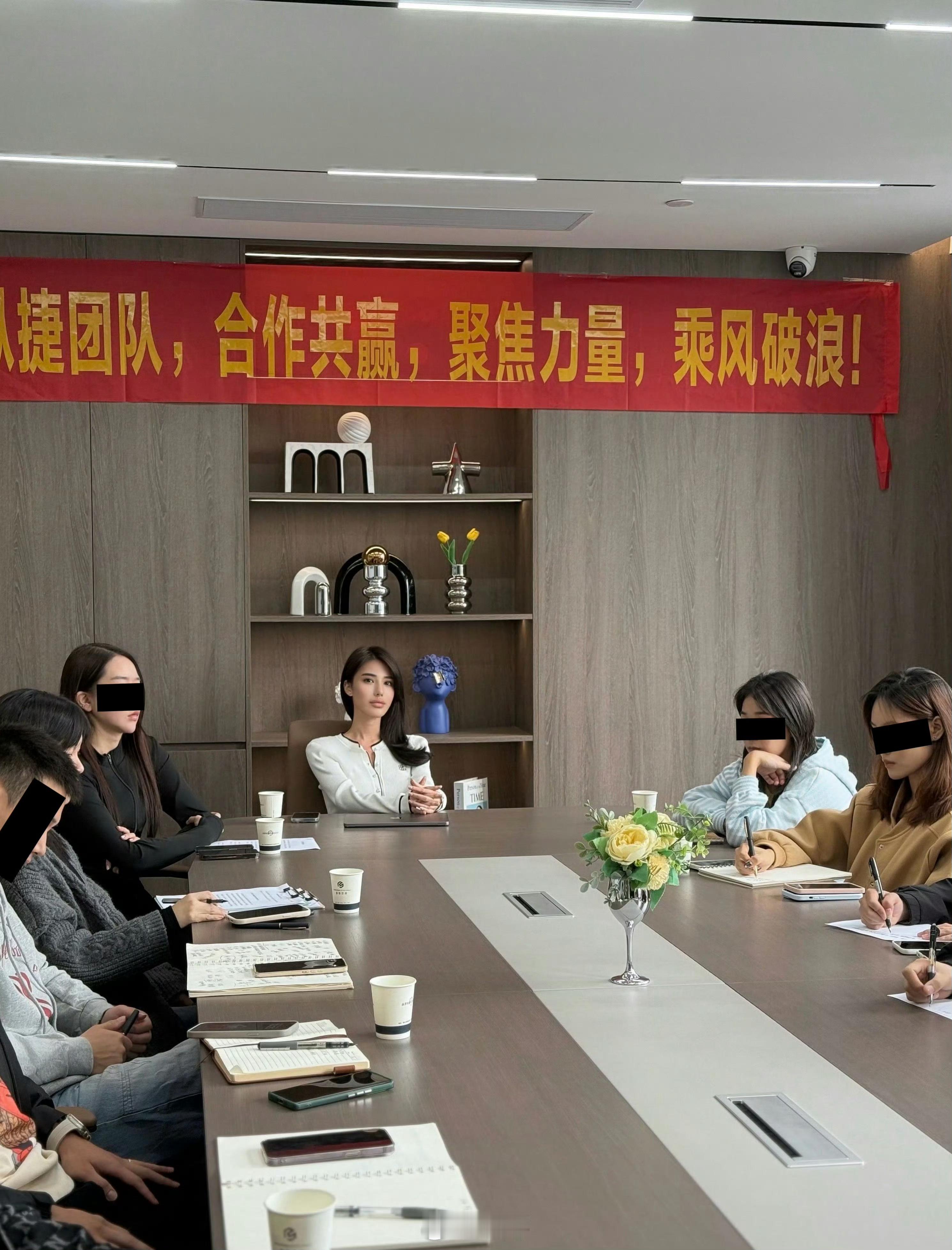 富人iPhone不戴壳，打工人手机都带壳？​​​