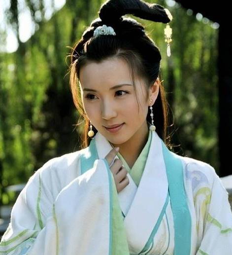 公元199年，吕布被曹操杀死以后，曹操的士兵闯入吕布的内室发现了貂蝉。貂蝉立刻举