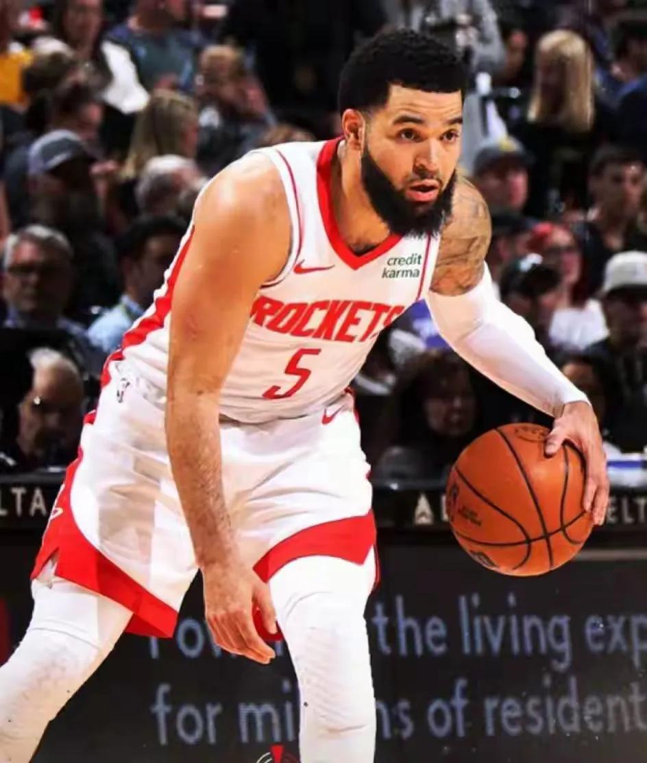 重磅信号接连爆出！火箭休赛期大交易或将很快落地，球队阵容恐迎来巨大调整。这段时间