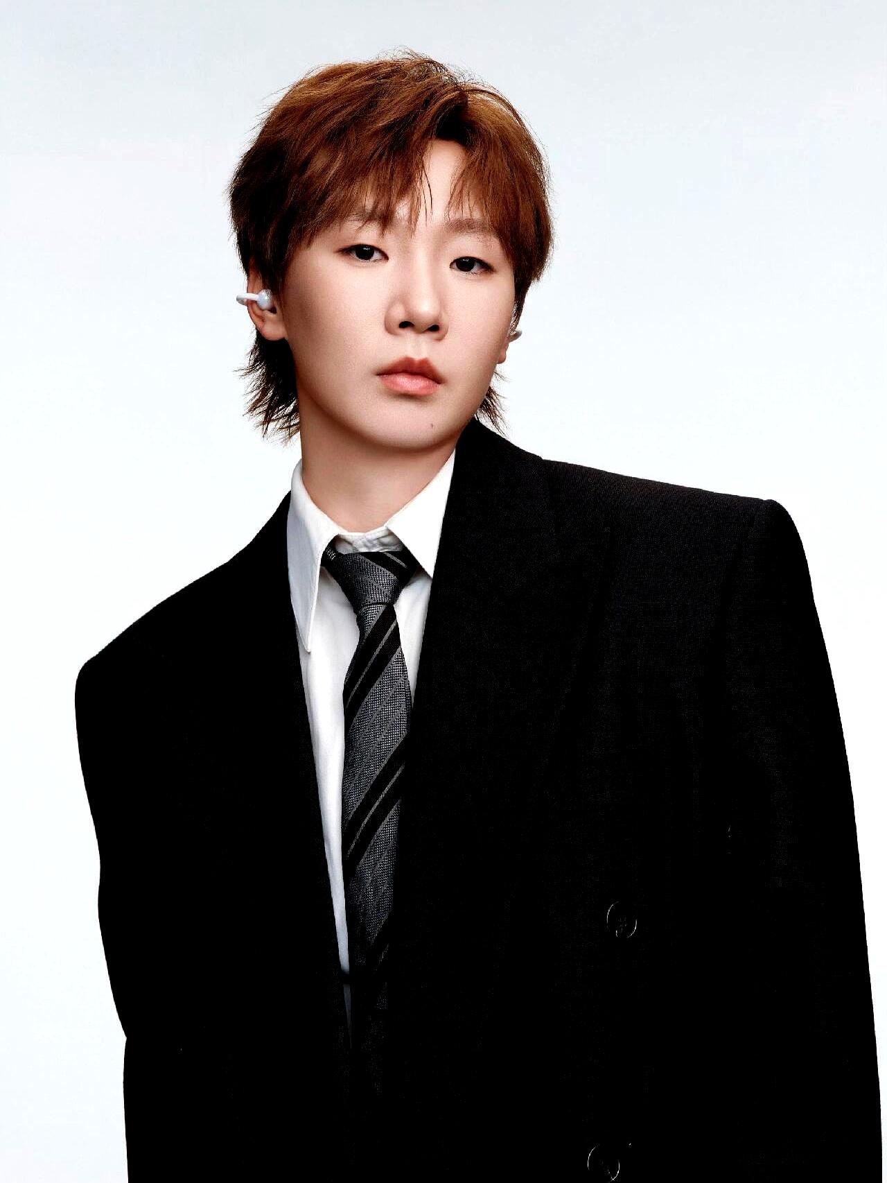 王曼昱的商业价值真的变了。以前提起她，大家只记得乒乓球台边那个拼得眼睛发亮的姑娘