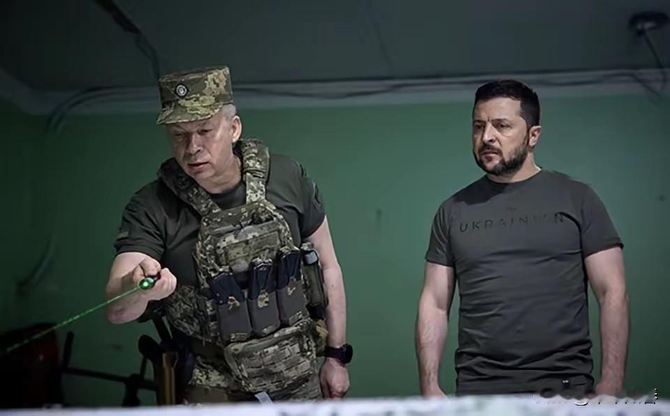 乌军总司令希尔斯基正试图说服乌克兰总统泽连斯基，即使没有美国的军事支持，乌军也有