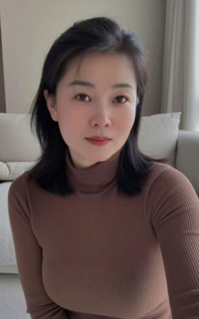 那些独自熬过的长夜，不是磨难，是慢慢给自己撑出一片屋檐的过程。