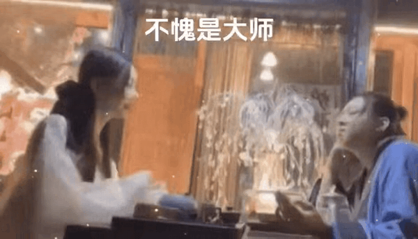 用如此简单的游戏，完美的诠释出如此复杂的财富问题，大师果然不愧是大师，实在是令人