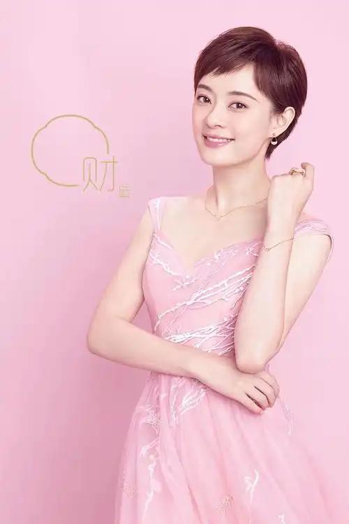 孙俪说：“我女儿比较很会说实话，她跟我很像很像，但我儿子一定不会，他哪怕心里这样