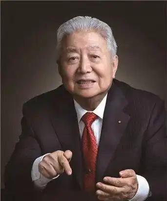 2001年，我国斥巨资从美国购入一批设备，不料竟是即将淘汰的旧机器，不仅无法正常