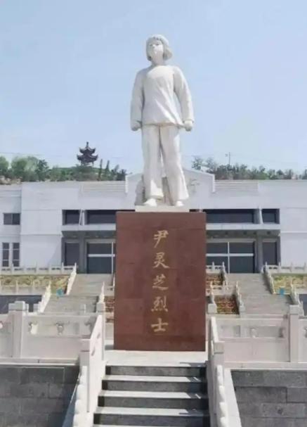 1947年，16岁少女被敌军折磨了15个昼夜，全身上下血肉模糊，右眼被挖左腿骨折