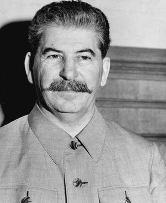 斯大林送来火炮弹药，八路军也正军缺枪少弹，毛主席为何坚决不要。1942年，斯大林