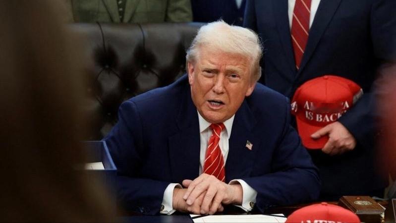 台湾没钱付款，美国无语。根据台湾省方面传出的消息，美国已经给三项军售案下了最后通