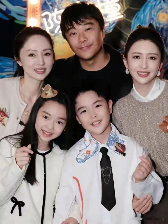 不出意外的话，小酒窝和朵朵将是霸总小说照进现实吧？从小青梅竹马门当户对两小无