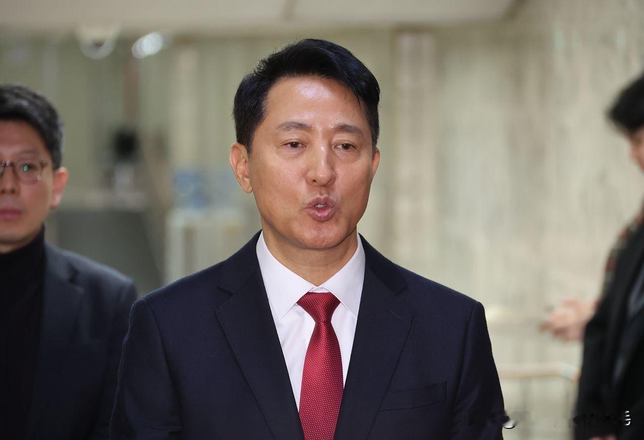 20日，韩国首尔市长吴世勋也对党首张东赫挺尹表态提出批评：“国民力量党并非建立在