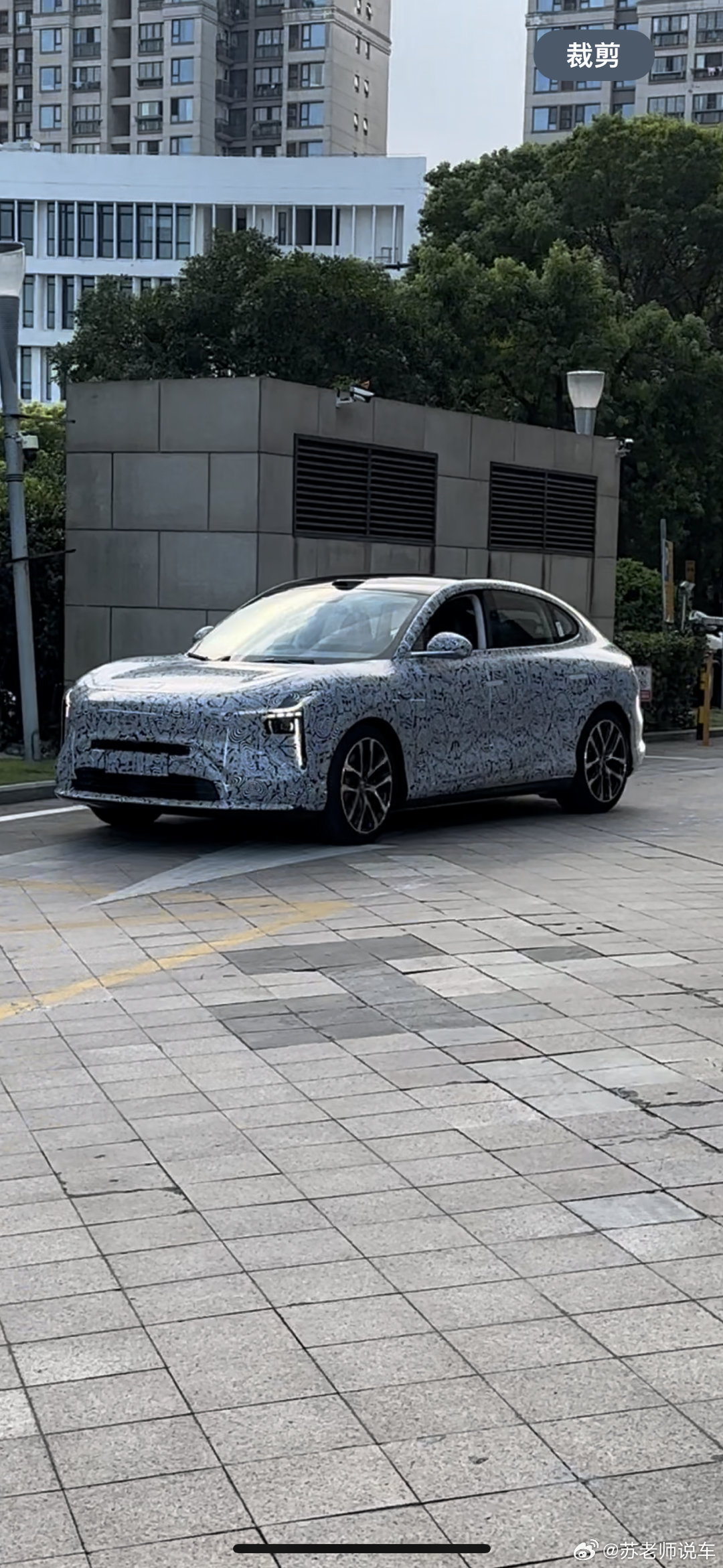 来上海看到全伪装的车童鞋们能看出是谁吗？​​​