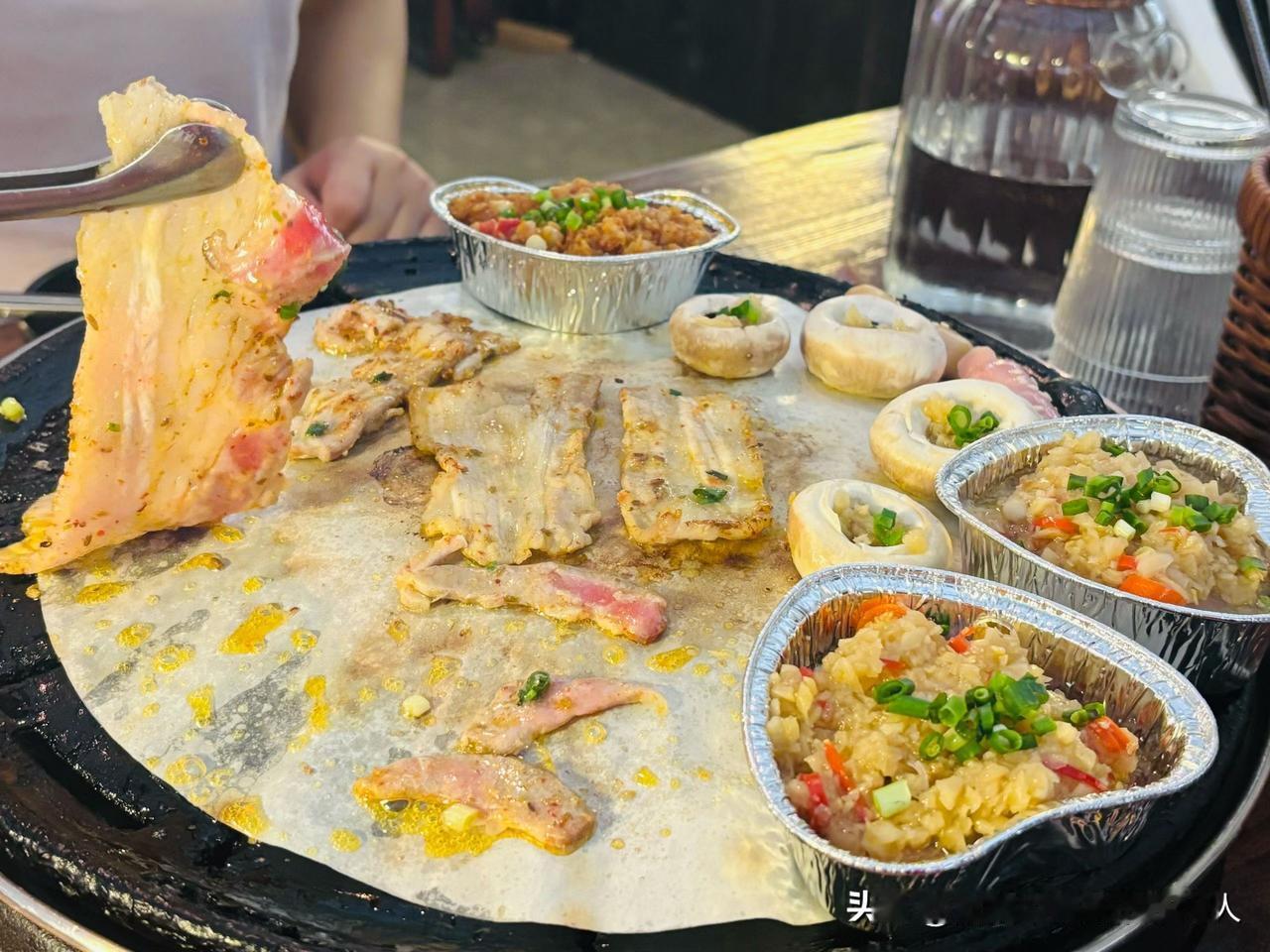 我最近被两个人刺激到了！我亲姐56岁，退休前145斤，退休后不吃晚餐，早晚散散步