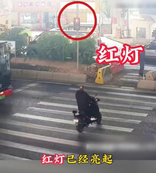 【官方继续宣传“电鸡”违法自负】近日，广州交警继续又披露了一起“电鸡”违法典型