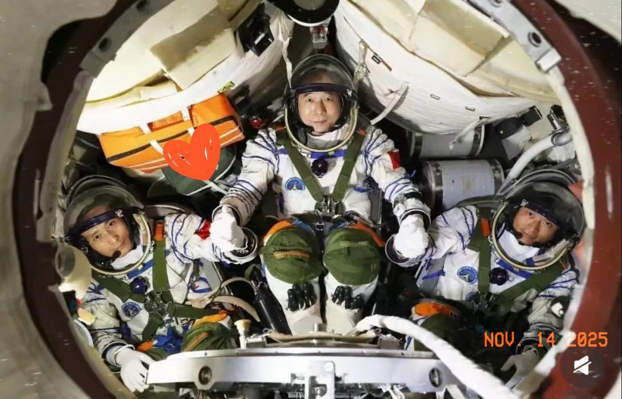 太空这波极限应急操作，直接让全世界都看懵了！神舟二十号遇上麻烦了！飞行途中被