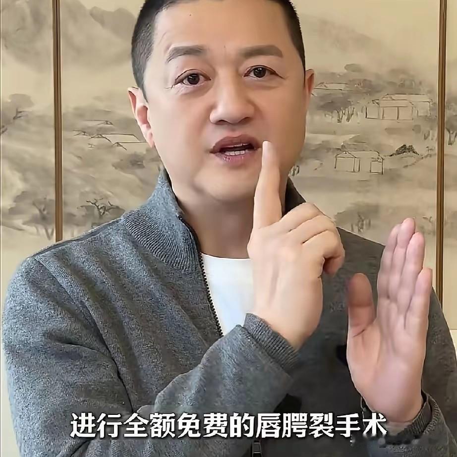 有网友给贾老板指了一条路，没准能帮西贝翻盘。别再抓着老罗不放，赶紧去蹭李