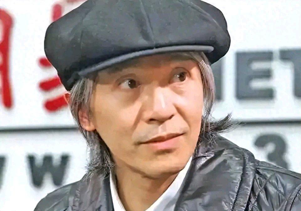 63岁的周星驰至今未婚，他心里藏着罗慧娟33年。2025年王晶突然松口，说他当年