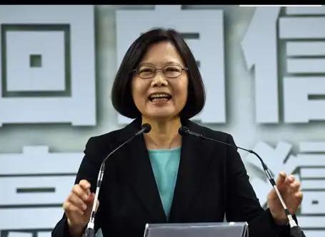 又垫底了！新北最新好感度民调结果已经曝光，8位政坛人物同台比拼人气，郑丽文