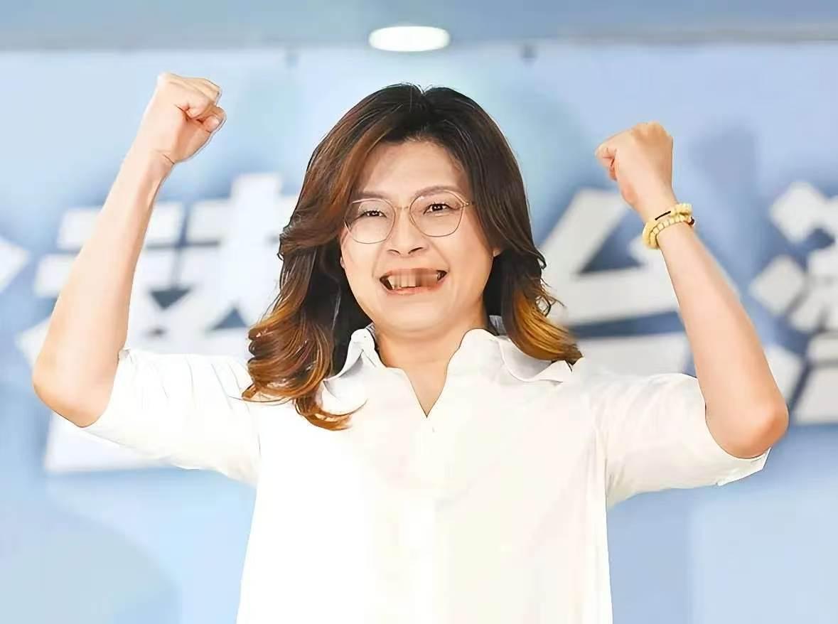 郑丽文，估计想专门抽时间再来小米的心都有了。郑丽文此次上海参访先后去了美