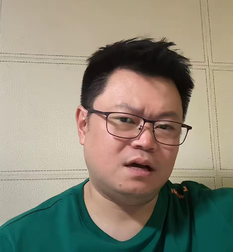 蒯曼在美国大满贯一鸣惊人，侯英超对她却不太满意！不满意的不是她决赛输给莎莎，
