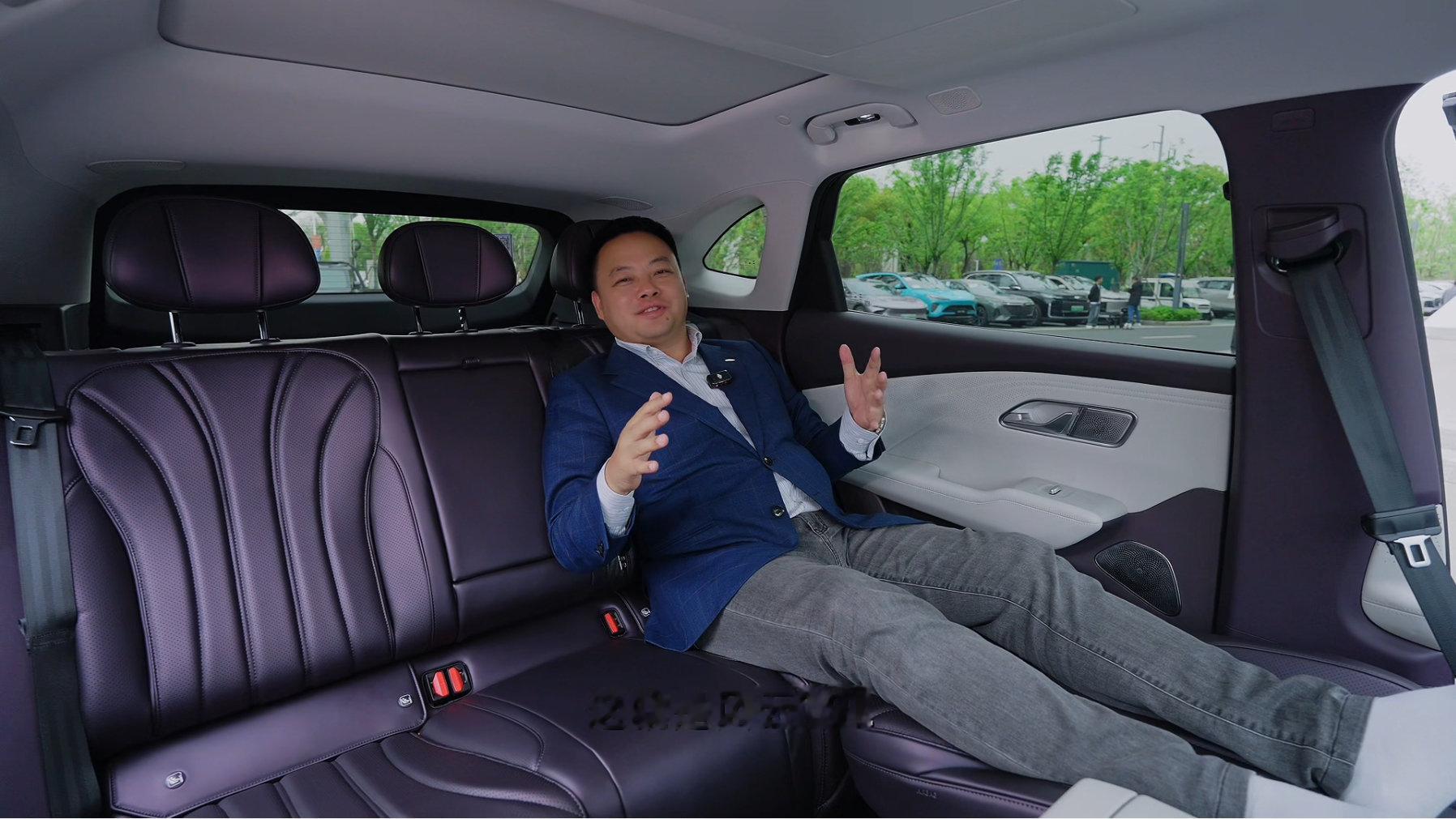 【李学用欢迎大家来躺平揭秘风云T9L空间密码】近日，奇瑞汽车执行副总裁李学用体