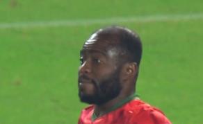 刚看到阿奇姆彭进的那个球，真挺提气的！比赛都到82分钟了，大连英博还2-4落后着