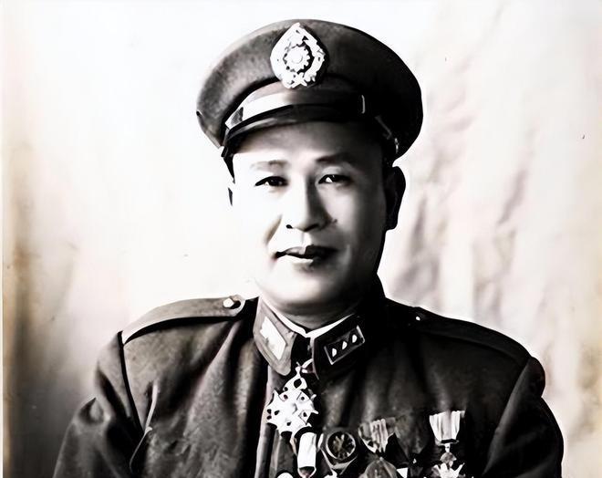 1949年，“小诸葛”白崇禧向蒋介石献策：反正打不过解放军，不如集中全部兵力，南