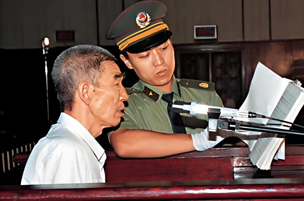 上世纪八九十年代，禹作敏把天津静海县大邱庄从穷得叮当响的盐碱地打造成了“天下第一