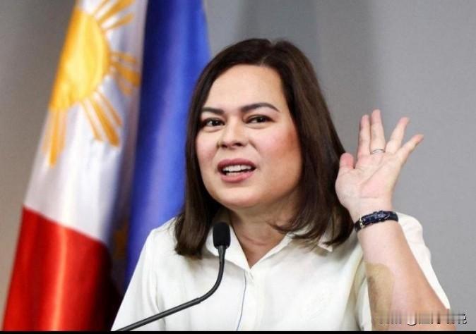 处在风暴中心的杜特尔特父女，正遭遇命运中的双重困局。女儿莎拉面临弹劾风波，但