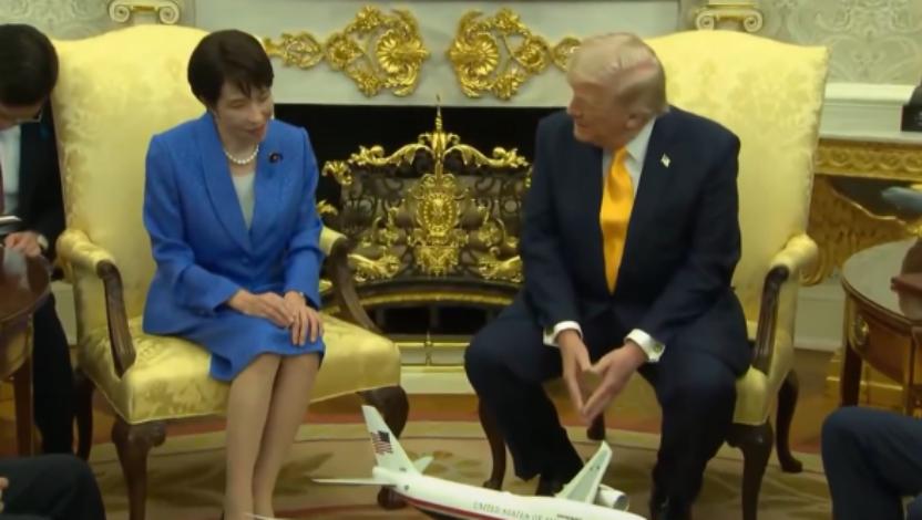 又要故技重施？9月4日，多家日本媒体传出消息：日本首相高市早苗方面正在协调安排，