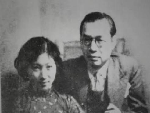 1933年，快40岁的刘海粟和妻子离婚，娶了19岁的女学生。没想到不久后，妻子就