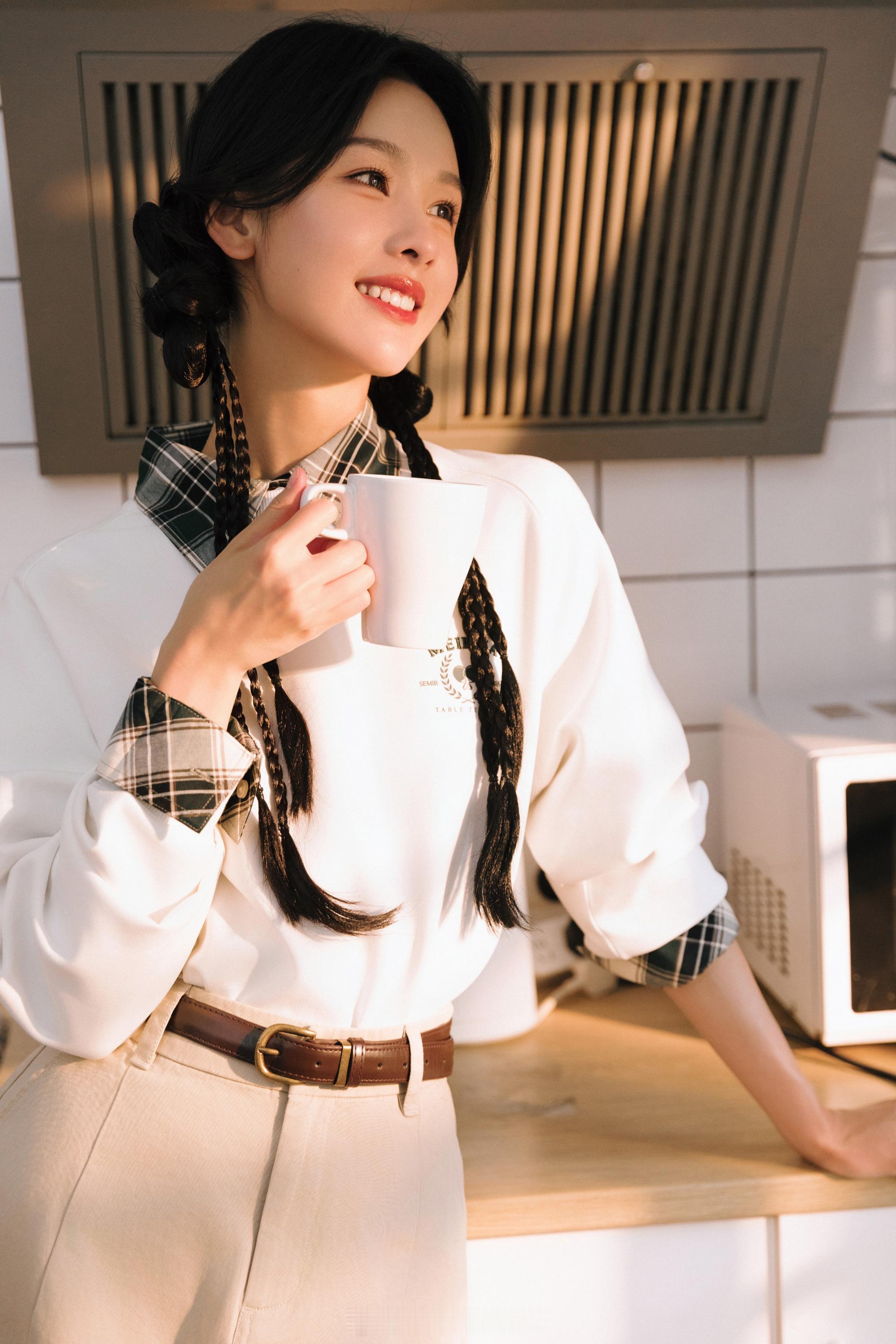 陈都灵马尾少女