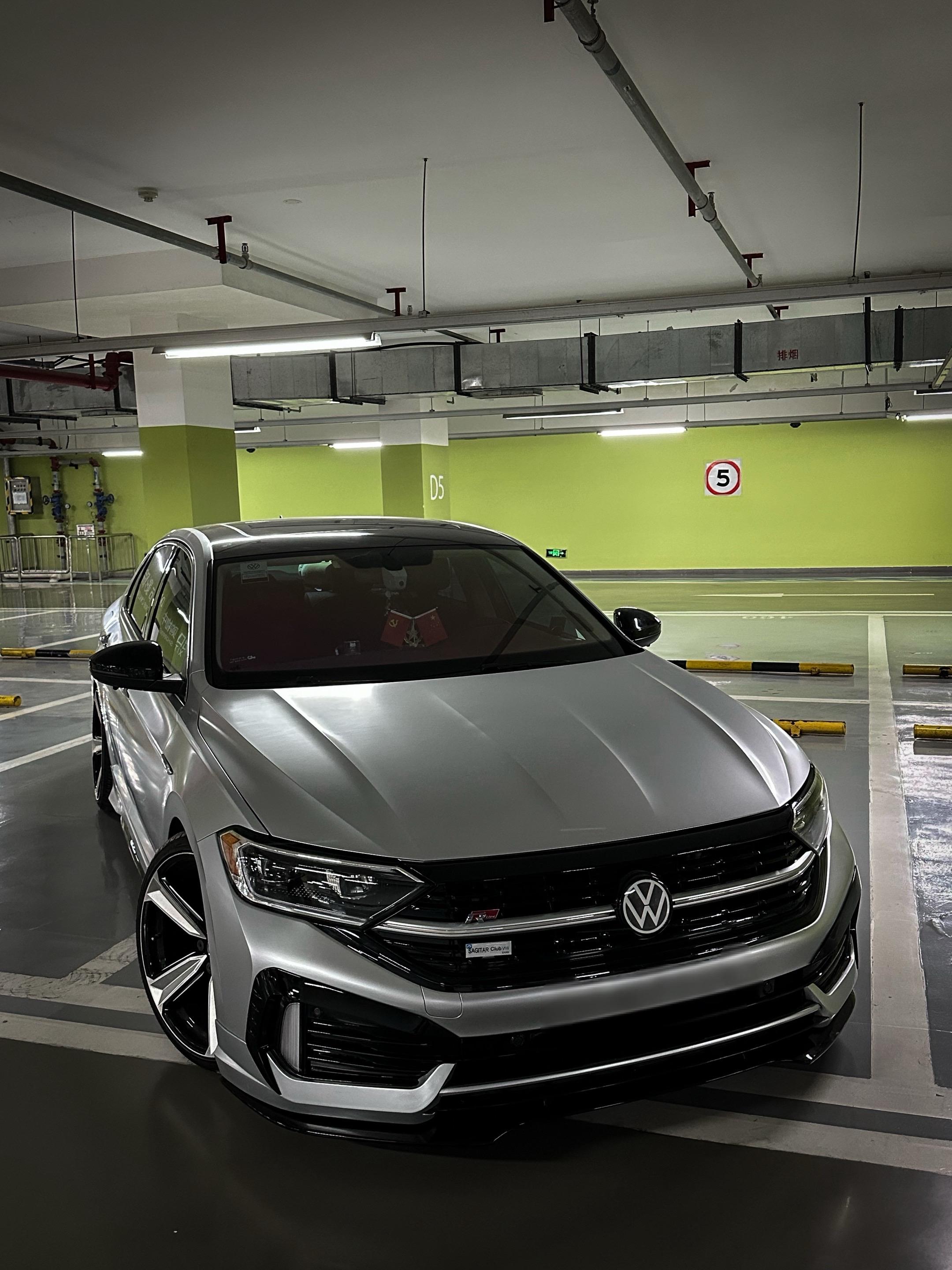 既然跑不快，那就玩姿态。