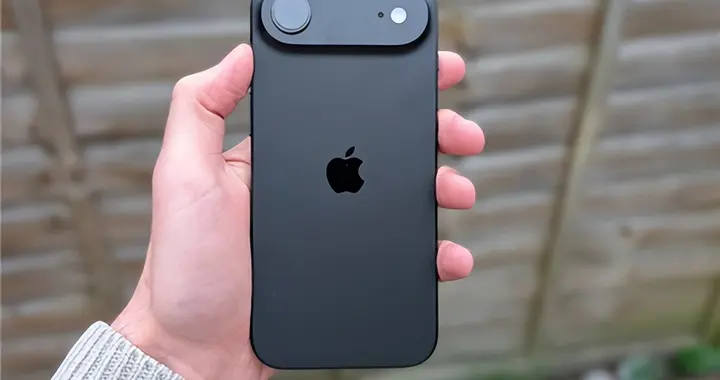 8000元入手回收仅3500元! iPhone Air被吐槽不保值