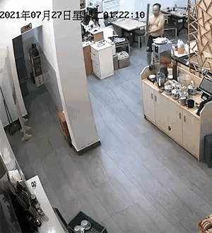 英雄鼠胆，看了几遍，到底打到老鼠了吗？倒地不起了？