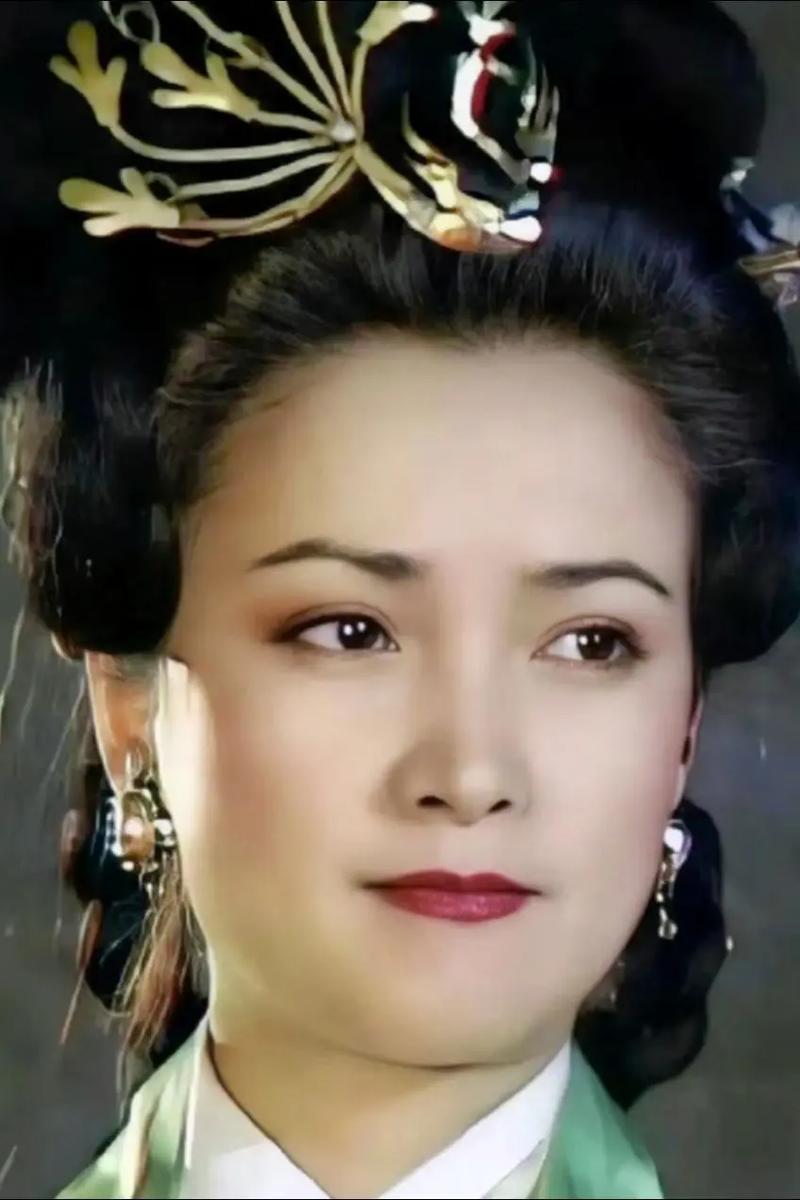 三国演义中较有名气的女人。1:何皇后，少帝刘辩之母，大将军何进之妹。2: