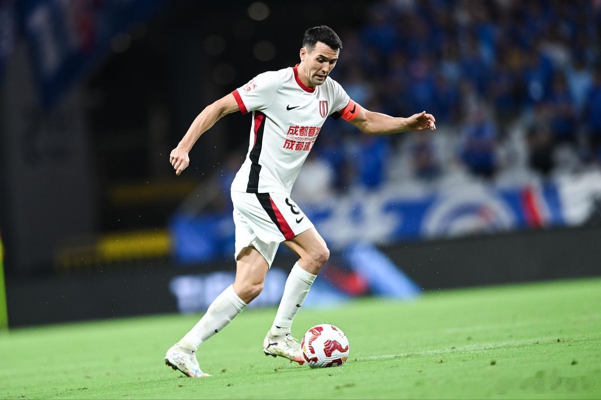 周定洋现在应该还没确定下家，不过，并非所有的球队任他挑选。首先是薪水，其次是港澳