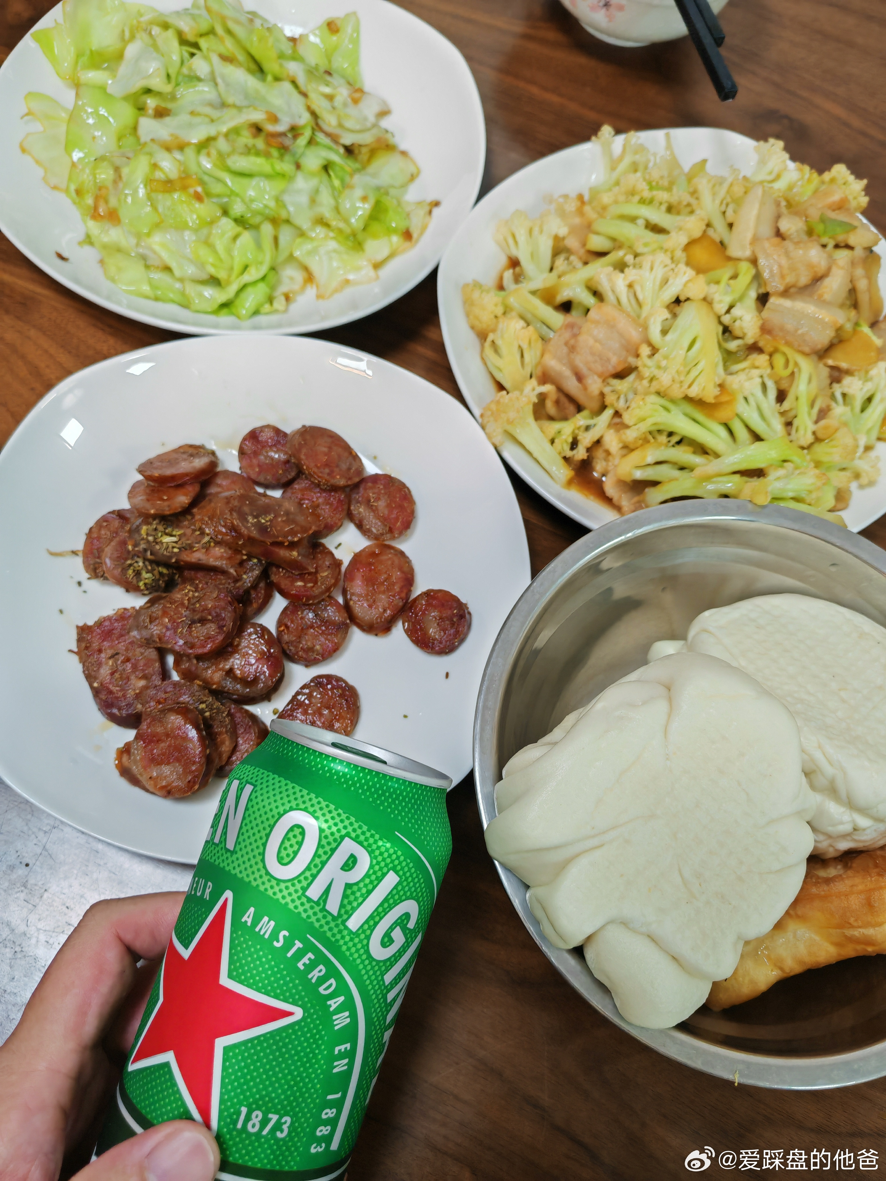 开饭啦，老家没啥菜，孩子就想吃小炒。