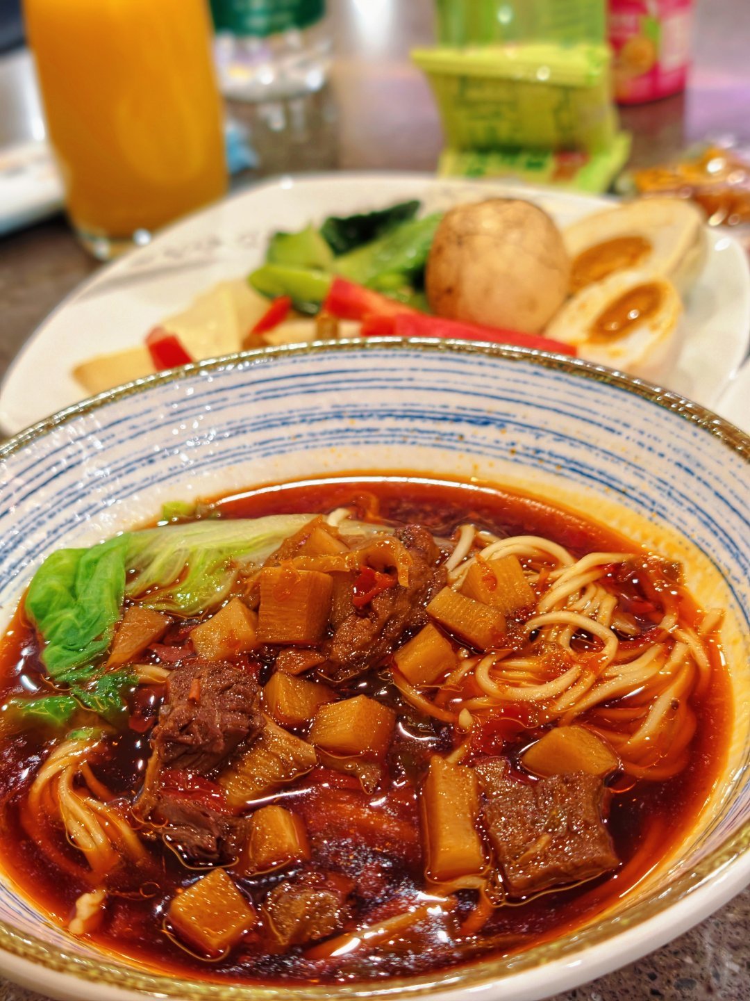 又是早班机。。。看到只能说：羡慕