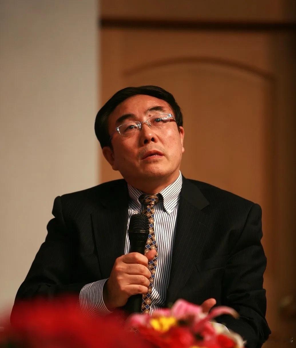 刘纪鹏教授:我长期满仓，人家都叫我“刘满仓”…刘纪鹏教授又火🔥了，近日在财经论坛上自爆：我长期满仓