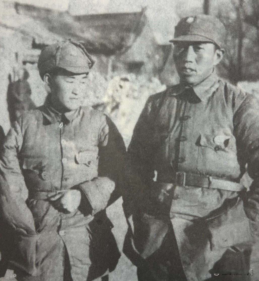 1940年1月，左齐（左）和王震（右）在延安绥德合影，注意看左齐将军右臂空荡荡的