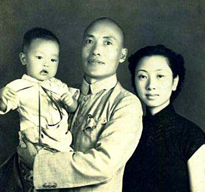 1936年，一名国民党中将跟随红军走完长征，谁知等到了延安，毛主席却对他挥了挥
