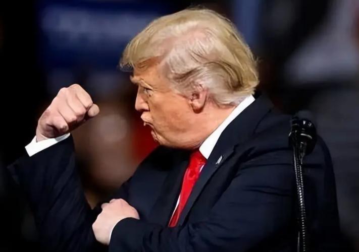 两个孩子的父亲！悉尼水果店老板徒手夺枪获特朗普称赞。谁也没料到这个平日里围着