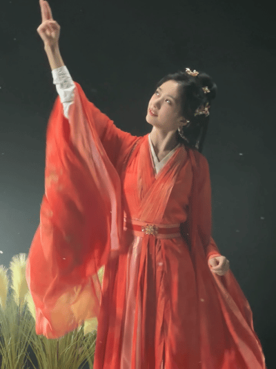 王影璐抽象与美貌都不基础王影璐的“两面性”太绝了！镜头前是乖巧女鹅，清爽又讨喜