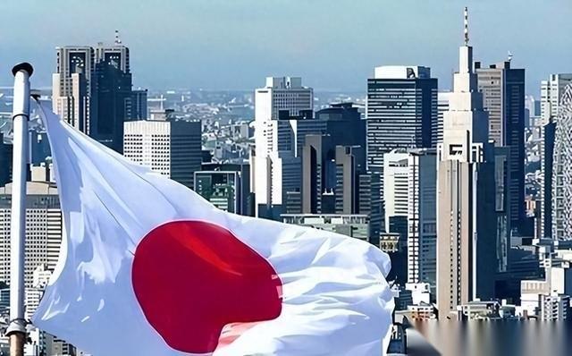 “日本应该拥有核武器。”12月，日本首相官邸的高层顾问把这话捅给了媒体。这口开得