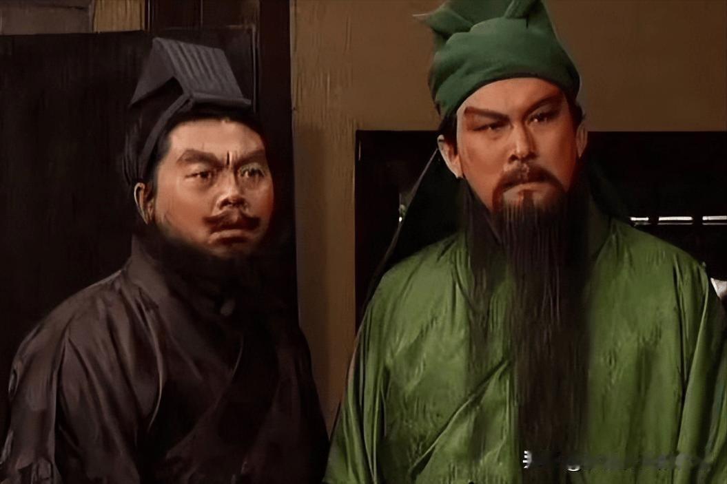关羽张飞为何喜欢徐庶而不喜欢诸葛亮？徐庶早年是个游侠，走南闯北，见多识广，善
