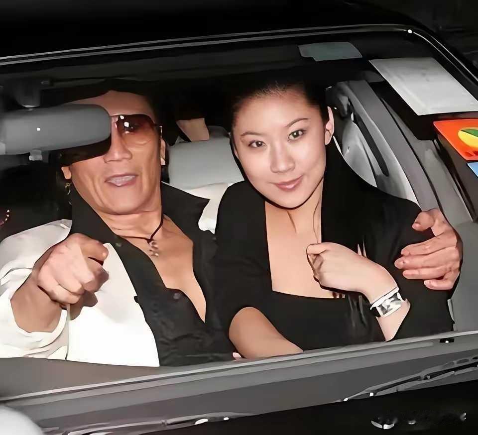 89岁谢贤离世，旧爱Coco悼念引热议谢贤走了。全网吵翻，有人说他之前祸害