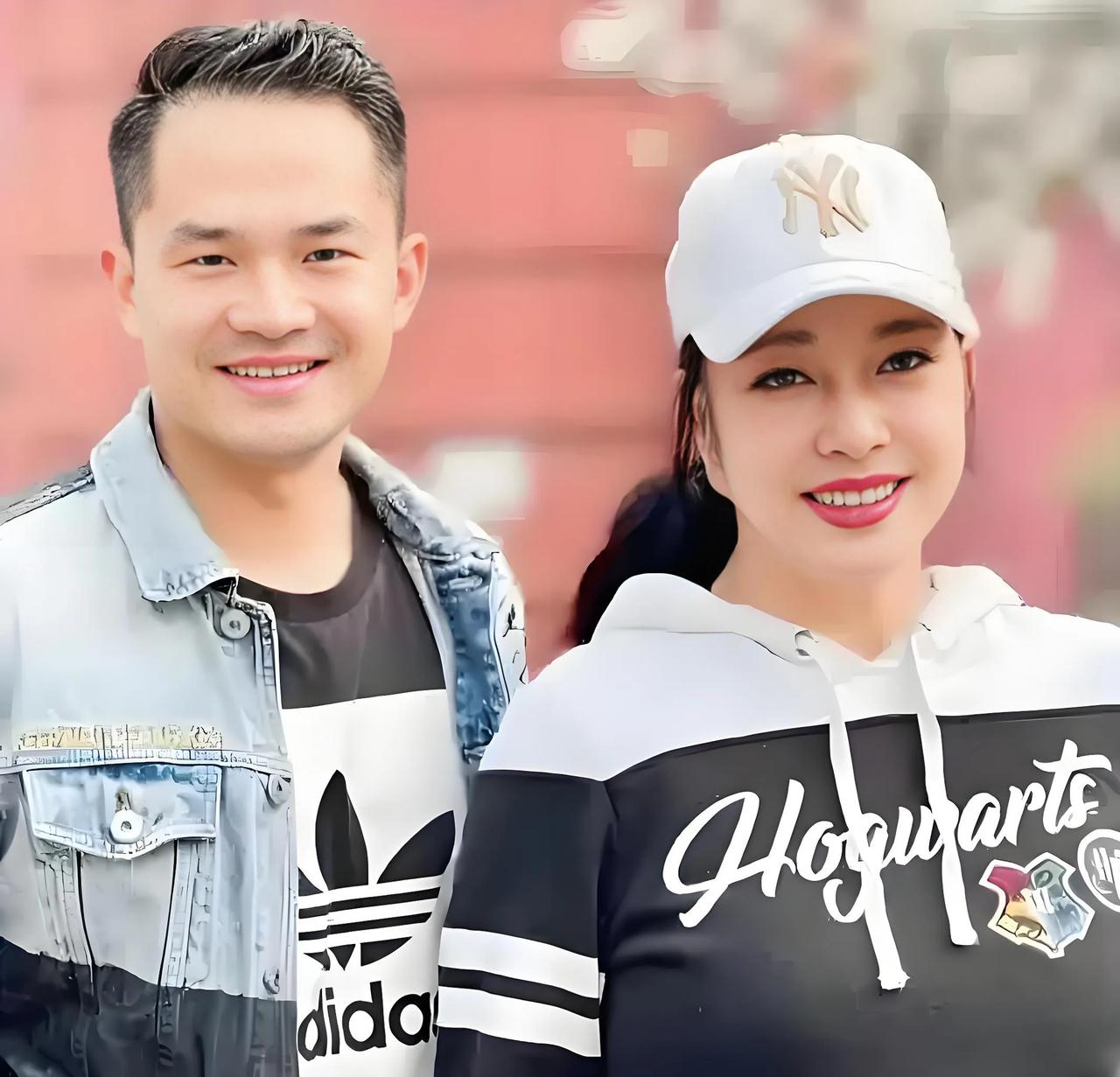 刘晓庆的小男友古柯天天在直播间说他和刘晓庆的事情，并且多次说欠他500多万，怎么