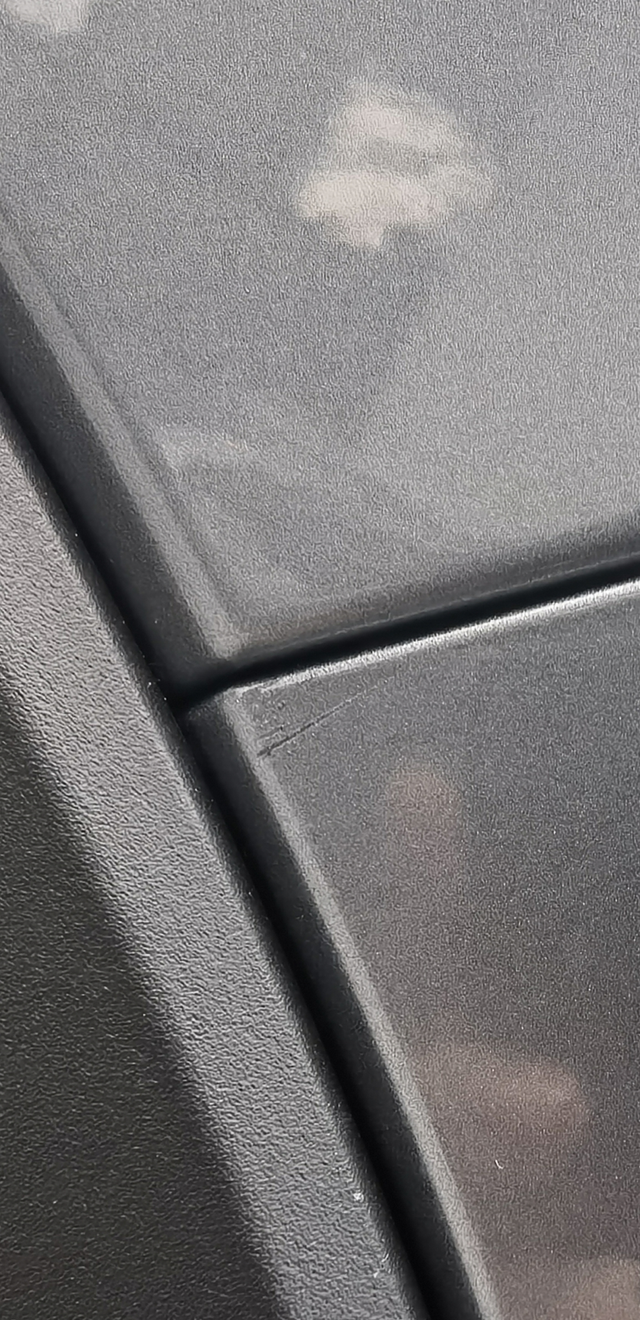 提到新车是瑕疵车买的是比亚迪宋plusdmi高配，这周通知我付钱提车。钱都付