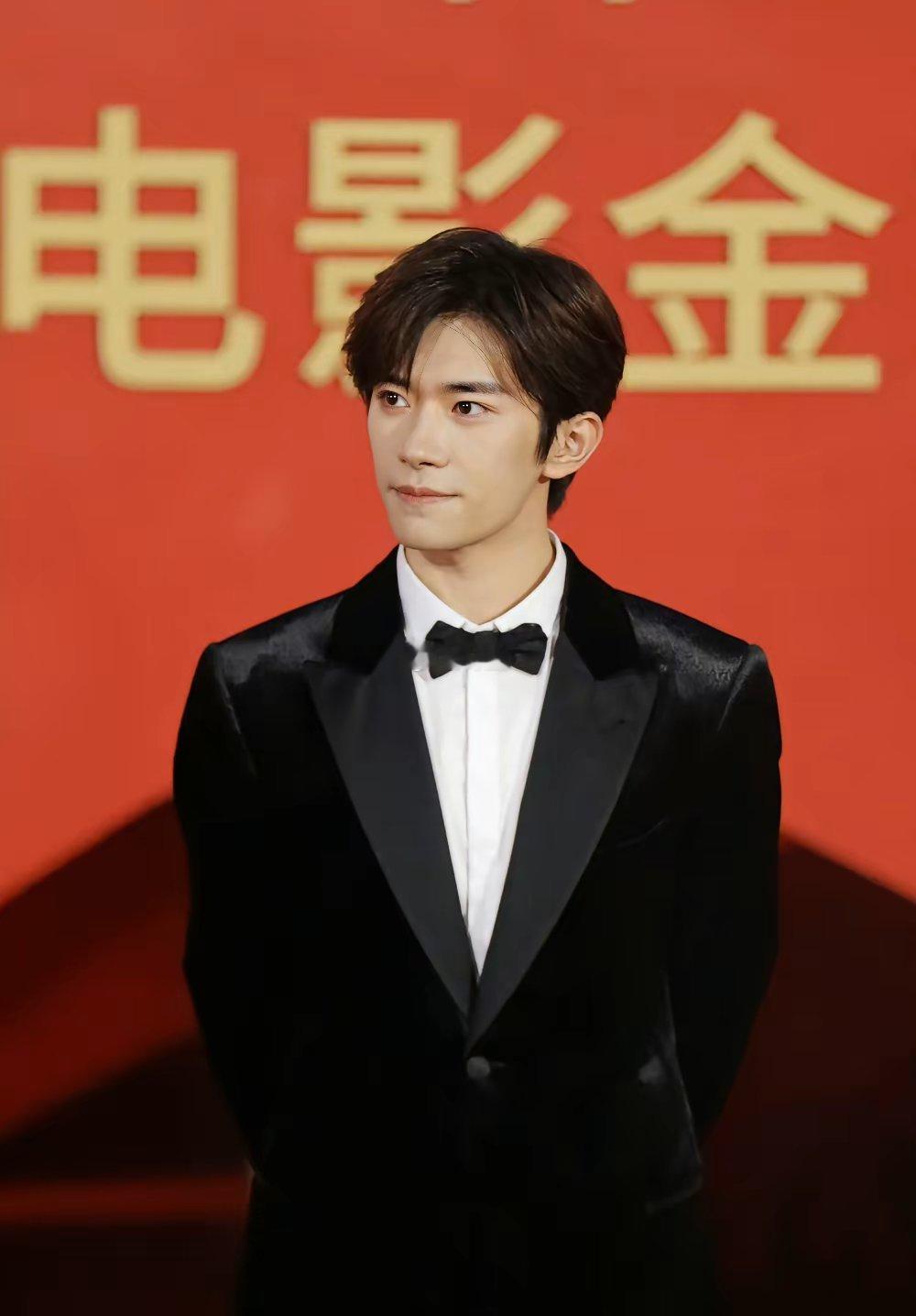 易烊千玺这人经不起细品不是因为他徒有其表，也不是因为他演技一般，而是他拥有不符年