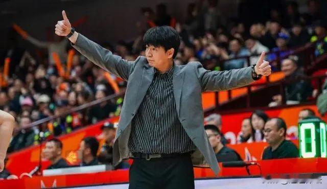 央视直播！邱彪有点过于自信！CBA结束了第一阶段的比赛，有关俱乐部还在马不停蹄，